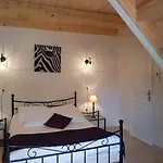 Domaine De L'aube Des Temps Semesterbostad
