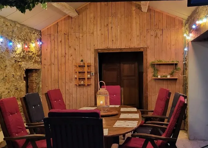 Domaine De L'aube Des Temps Prázdninový dům *